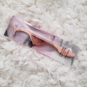 FREE WITH ANY PURCHASE- Lily Lashes Fabu-lash Applicator Rose Gold